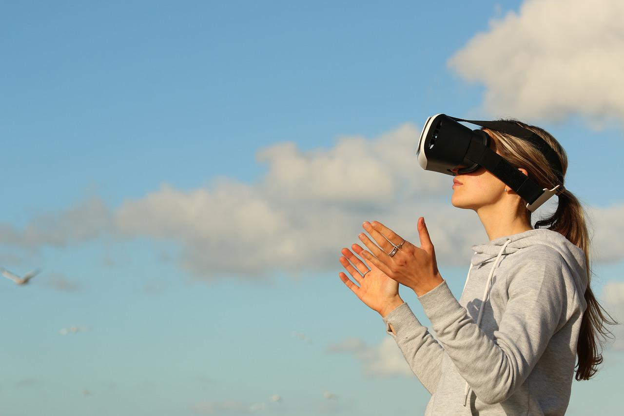 woman playing virtual reality game