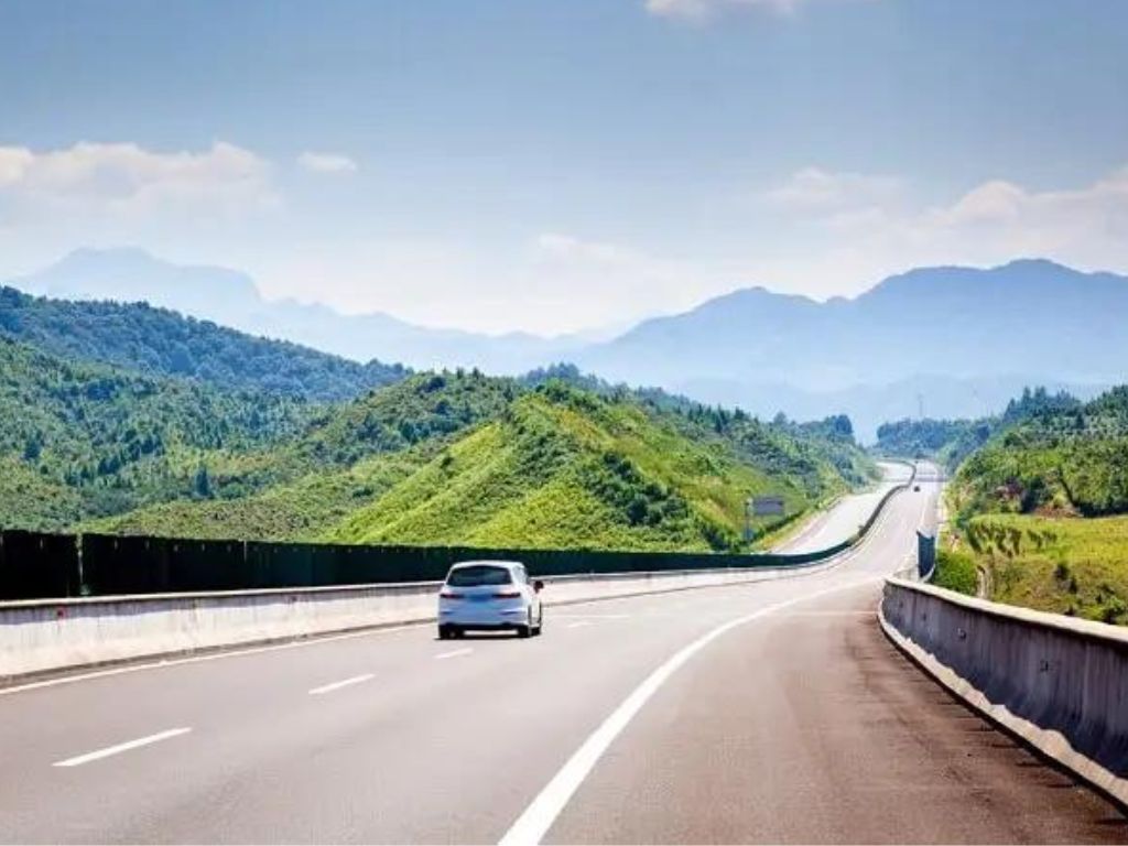 long-drive-highway